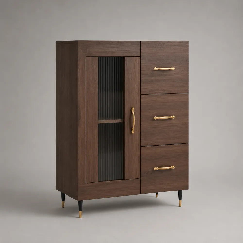Credenza soggiorno in legno effetto noce con anta in vetro rigato e cassetti struttura in legno e metallo nero e oro